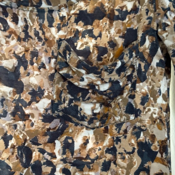 Logo long T-shirt with front pocket - Picture 8 of 8